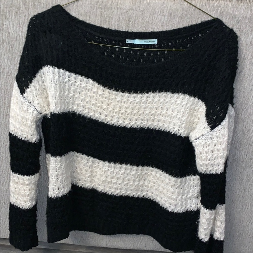 Maurices sweater